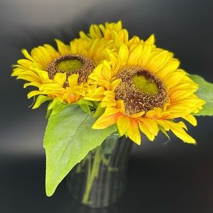 Vintage Sunshine: Farmhouse-Inspired Faux Sunflower Centerpiece